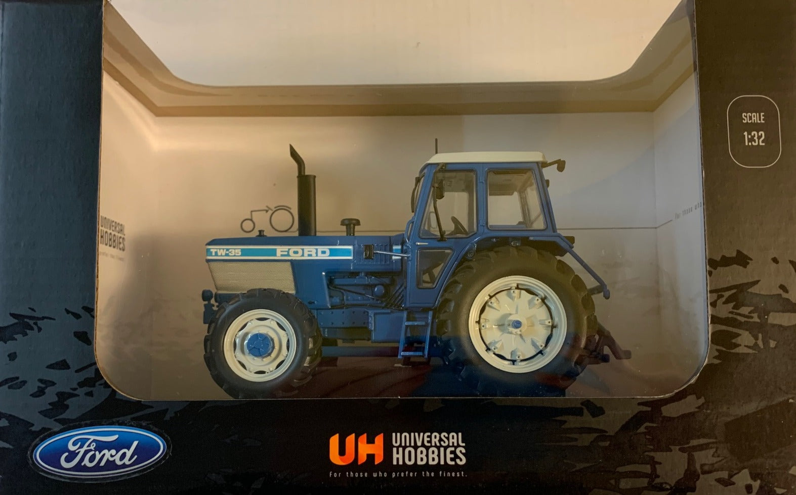 UH4027 UNIVERSAL HOBBIES FORD TW-35