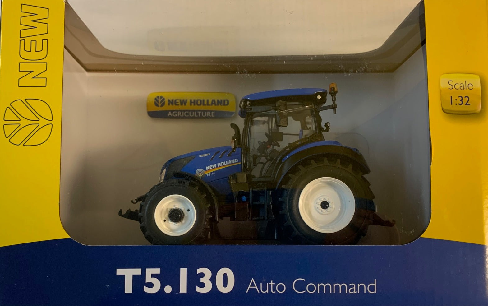 UH5360 UNIVERSAL HOBBIES NEW HOLLAND AGRICULTURE T5.130 AUTO COMMAND